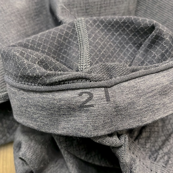 Lululemon blue capri in the flow crop leggings - Picture 8 of 8